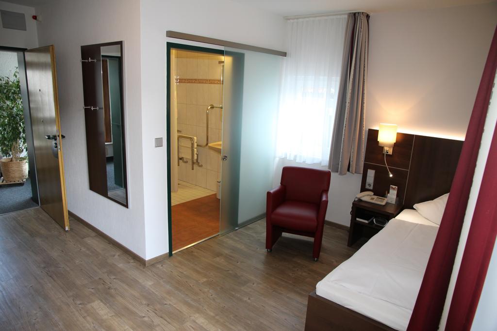 Ringhotel Gasthof Hasen Herrenberg Esterno foto